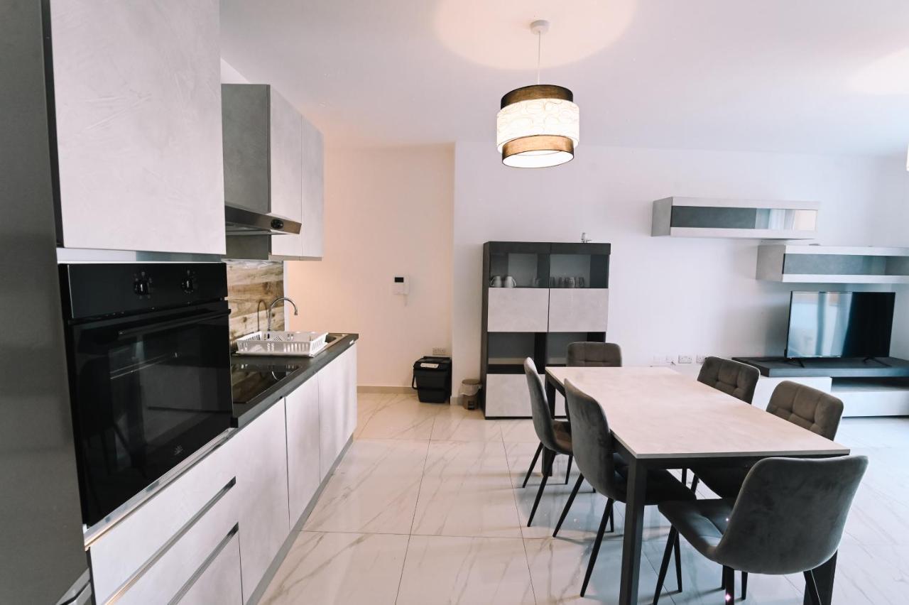 Spacious 3 Bedroom In Sliema! Exterior foto